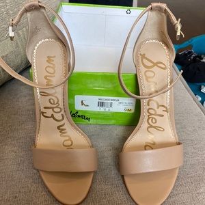 Brand New !!!! Never Worn . Just tried on on carpet .